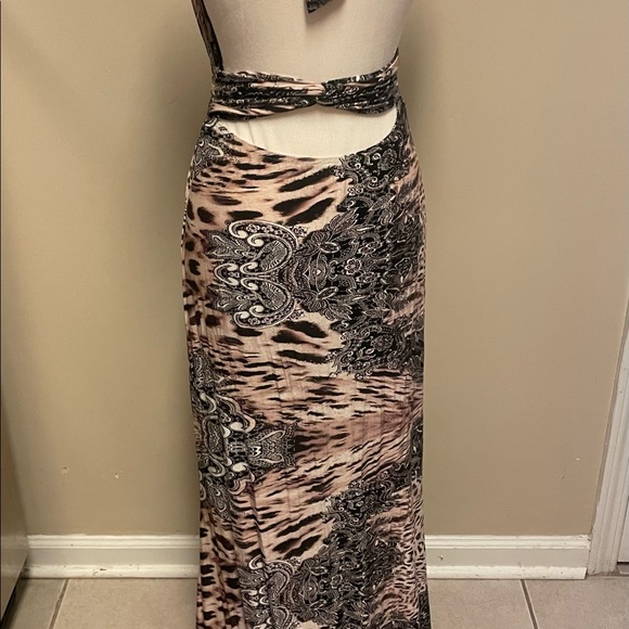 EUC Halter tie, open back maxi dress - Picture 2 of 2